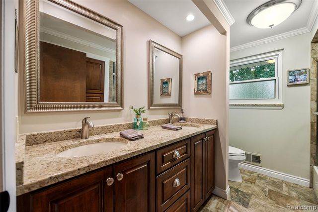 5321 S Nocturne Lane, Shelby Twp, MI 48316