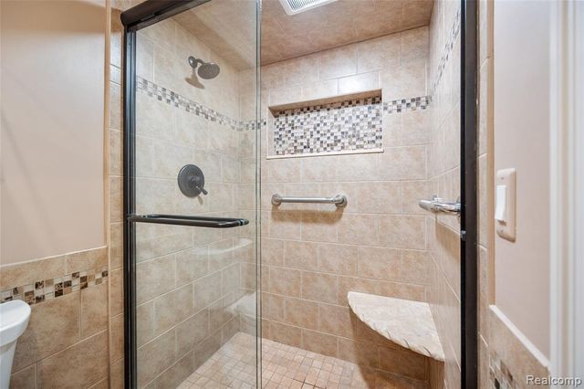 5321 S Nocturne Lane, Shelby Twp, MI 48316