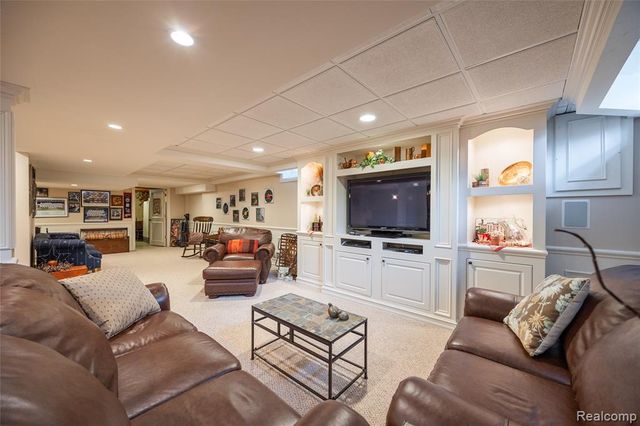 5321 S Nocturne Lane, Shelby Twp, MI 48316