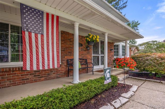 5321 S Nocturne Lane, Shelby Twp, MI 48316