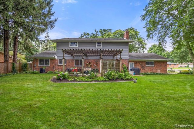 5321 S Nocturne Lane, Shelby Twp, MI 48316
