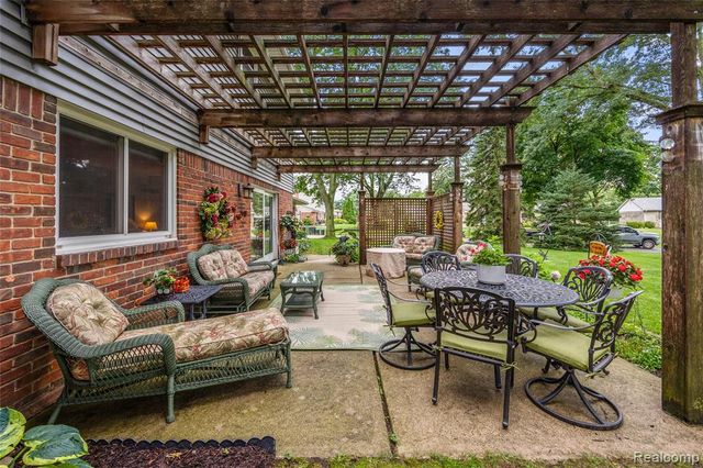 5321 S Nocturne Lane, Shelby Twp, MI 48316