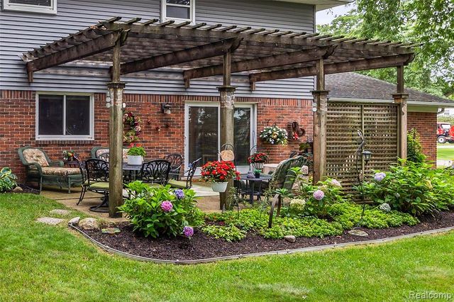 5321 S Nocturne Lane, Shelby Twp, MI 48316