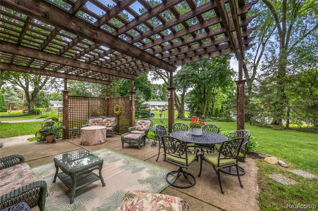5321 S Nocturne Lane, Shelby Twp, MI 48316