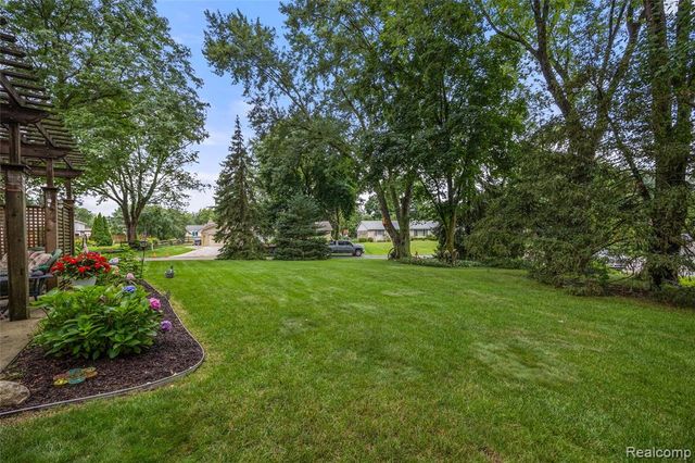 5321 S Nocturne Lane, Shelby Twp, MI 48316