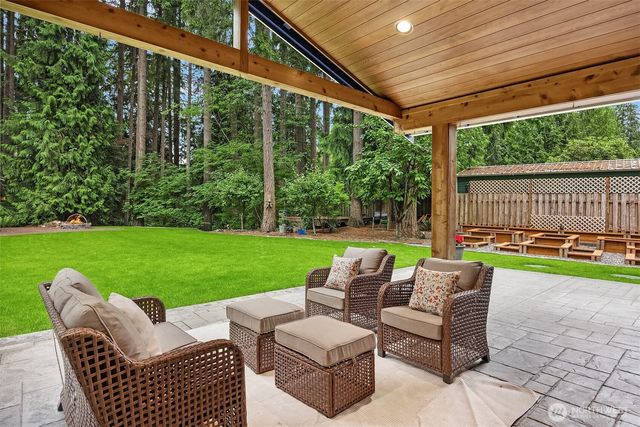 11117 318th Place NE, Carnation, WA 98014