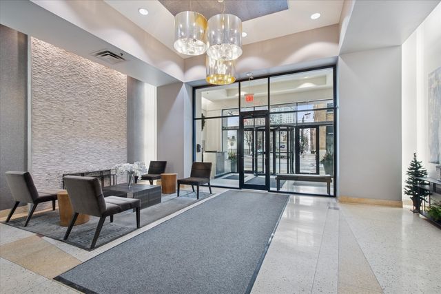 435 W Erie Street 2204, Chicago, IL 60654
