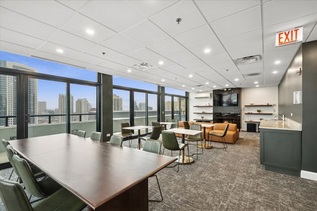 435 W Erie Street 2204, Chicago, IL 60654