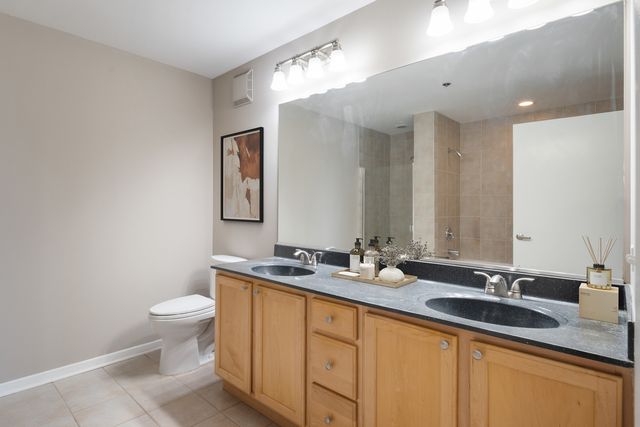 435 W Erie Street 2204, Chicago, IL 60654