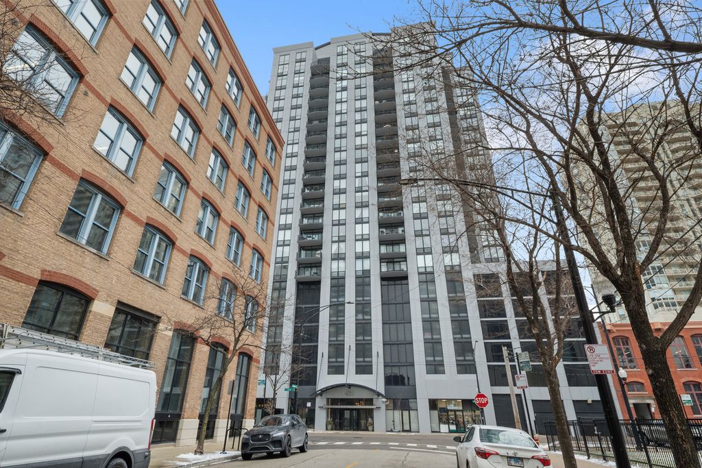 435 W Erie Street 2204, Chicago, IL 60654