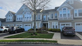8 Symphony Drive, Lake Grove, NY 11755