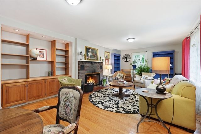 137 South St, Northborough, MA 01532