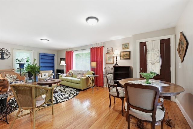 137 South St, Northborough, MA 01532