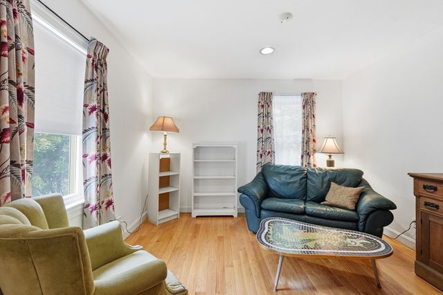137 South St, Northborough, MA 01532