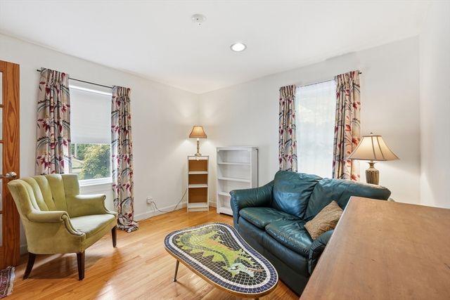 137 South St, Northborough, MA 01532