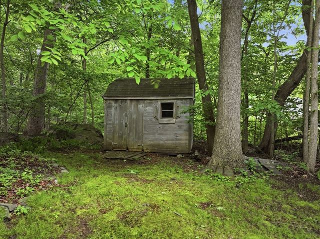137 South St, Northborough, MA 01532