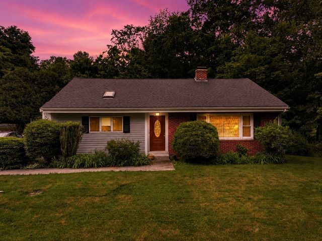 137 South St, Northborough, MA 01532