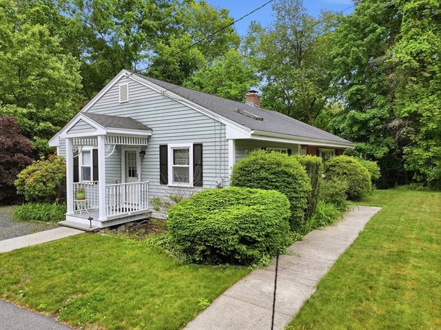 137 South St, Northborough, MA 01532