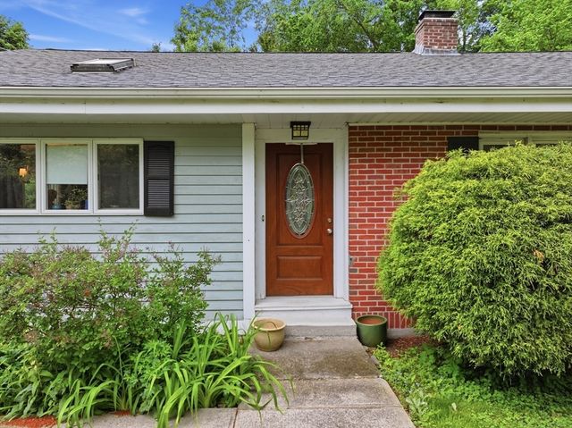 137 South St, Northborough, MA 01532