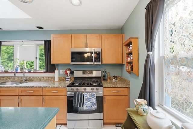 137 South St, Northborough, MA 01532