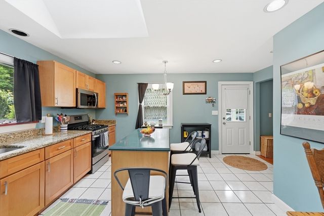 137 South St, Northborough, MA 01532