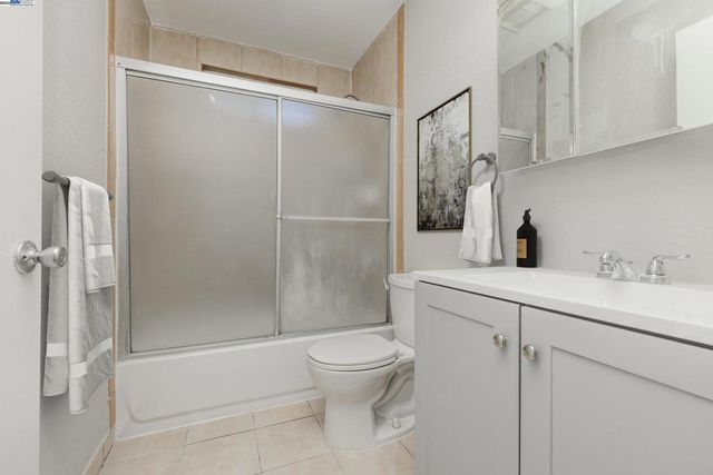 1223 79Th Ave, Oakland, CA 94621