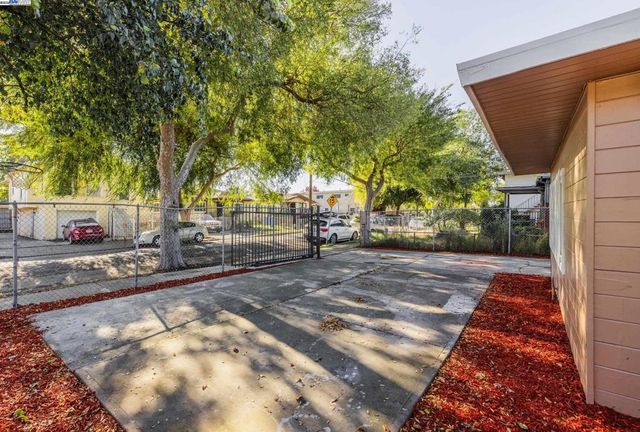 1223 79Th Ave, Oakland, CA 94621