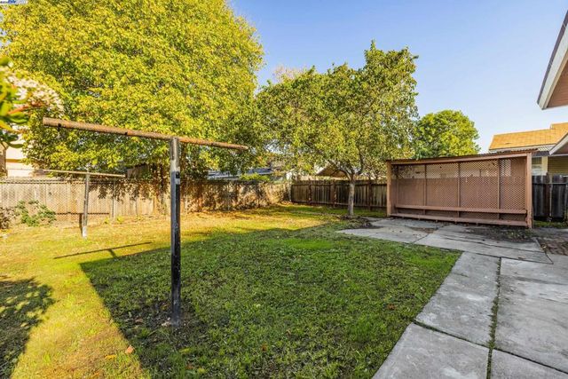 1223 79Th Ave, Oakland, CA 94621