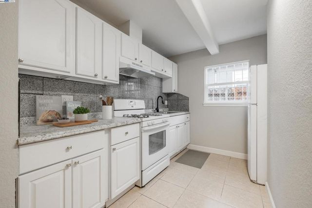 1223 79Th Ave, Oakland, CA 94621