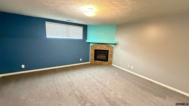 4617 N 175th Avenue, Omaha, NE 68116