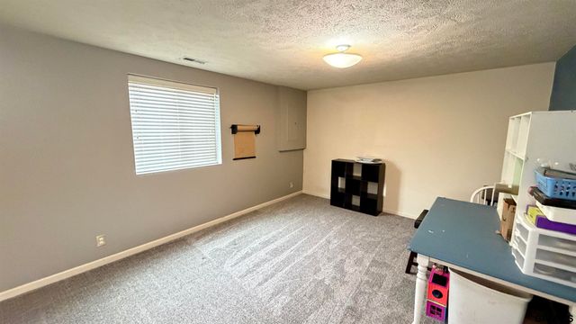 4617 N 175th Avenue, Omaha, NE 68116