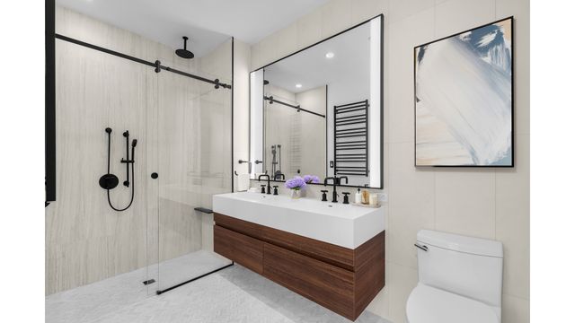 111 Varick St Apt 18A, New York City, NY 10013