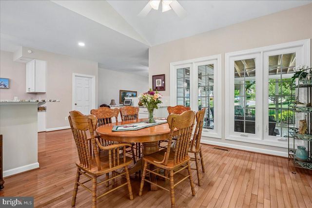 7826 PREAKNESS LN, Fairfax Station, VA 22039