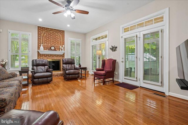 7826 PREAKNESS LN, Fairfax Station, VA 22039