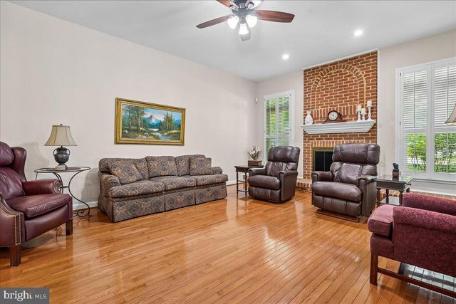 7826 PREAKNESS LN, Fairfax Station, VA 22039