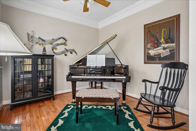 7826 PREAKNESS LN, Fairfax Station, VA 22039