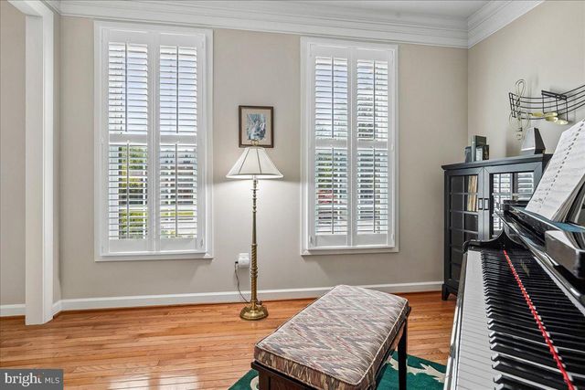 7826 PREAKNESS LN, Fairfax Station, VA 22039