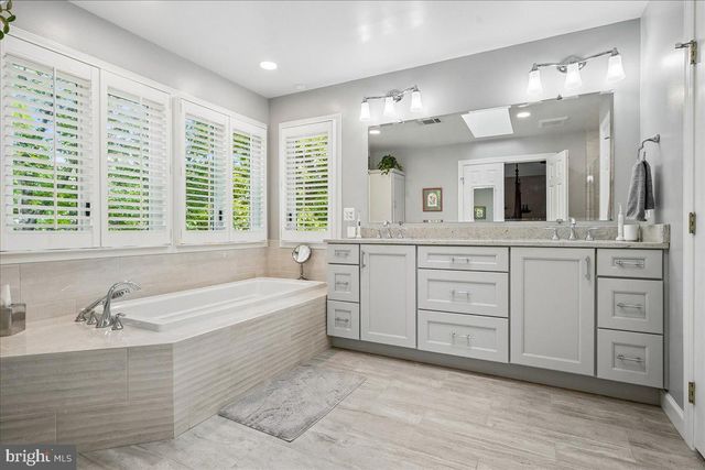 7826 PREAKNESS LN, Fairfax Station, VA 22039