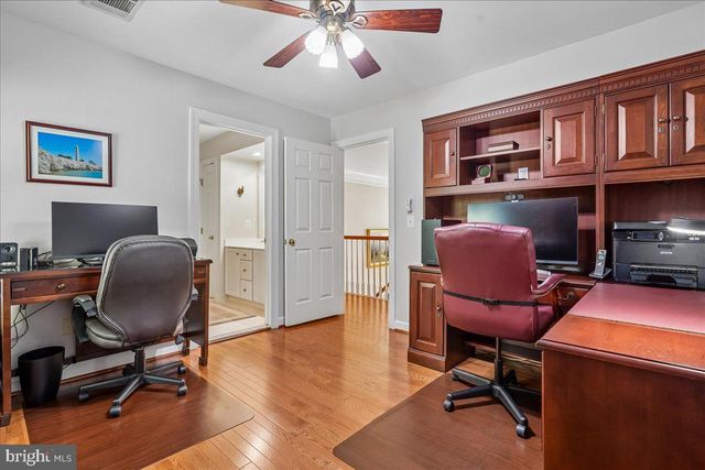 7826 PREAKNESS LN, Fairfax Station, VA 22039