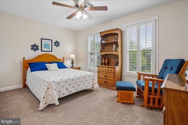 7826 PREAKNESS LN, Fairfax Station, VA 22039