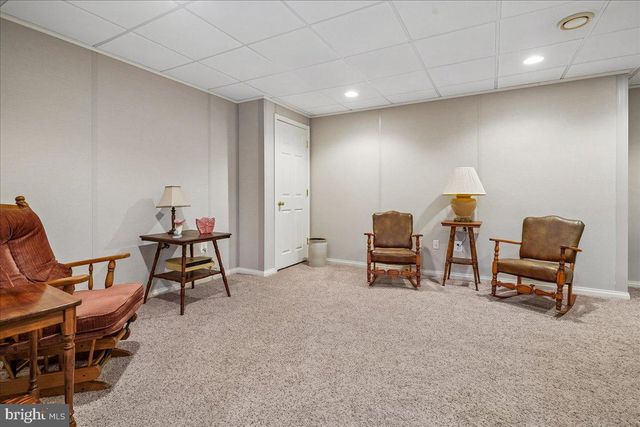 7826 PREAKNESS LN, Fairfax Station, VA 22039