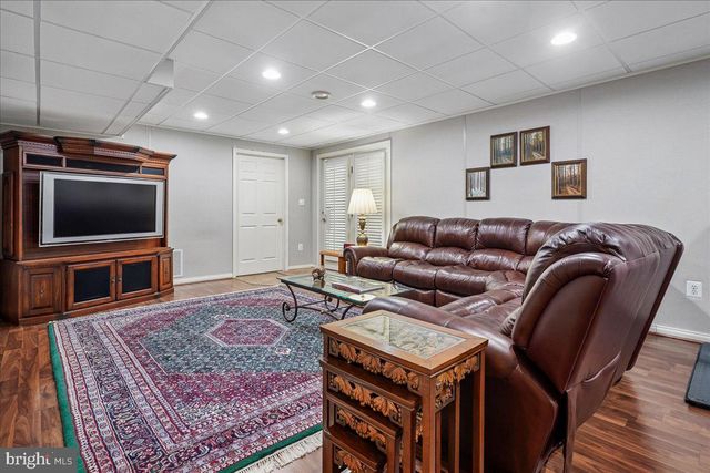 7826 PREAKNESS LN, Fairfax Station, VA 22039
