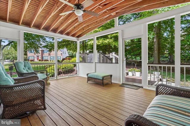7826 PREAKNESS LN, Fairfax Station, VA 22039