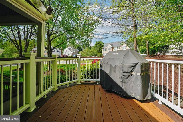 7826 PREAKNESS LN, Fairfax Station, VA 22039