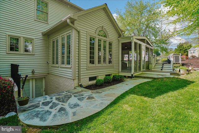 7826 PREAKNESS LN, Fairfax Station, VA 22039