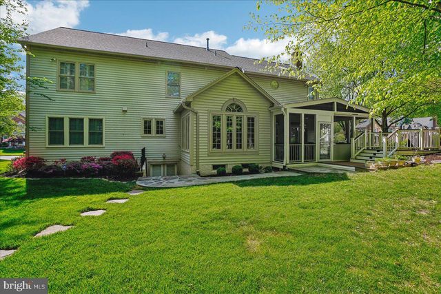 7826 PREAKNESS LN, Fairfax Station, VA 22039