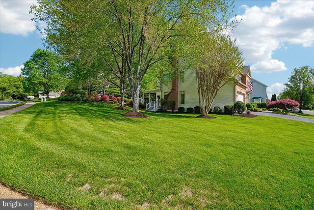 7826 PREAKNESS LN, Fairfax Station, VA 22039