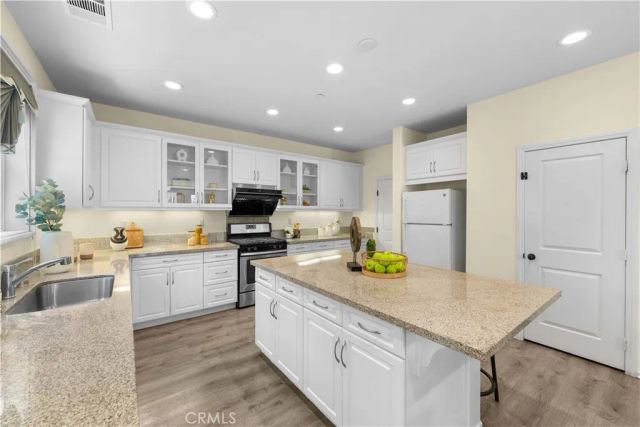 3830 S Silver Oak, Ontario, CA 91761