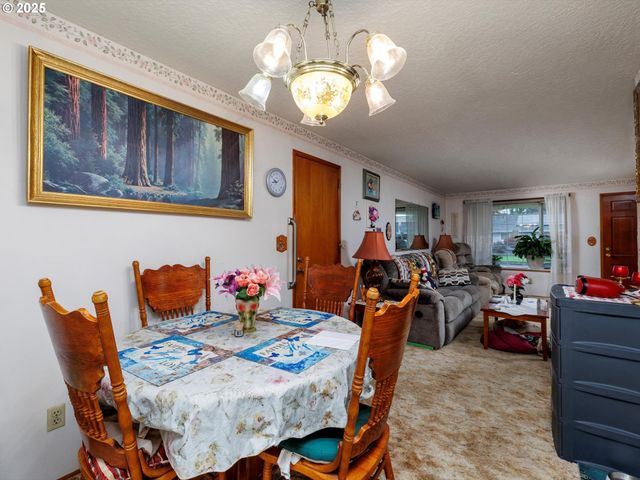 1259 RANDOLPH Rd, Woodburn, OR 97071