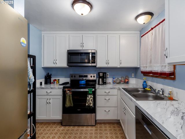 1259 RANDOLPH Rd, Woodburn, OR 97071